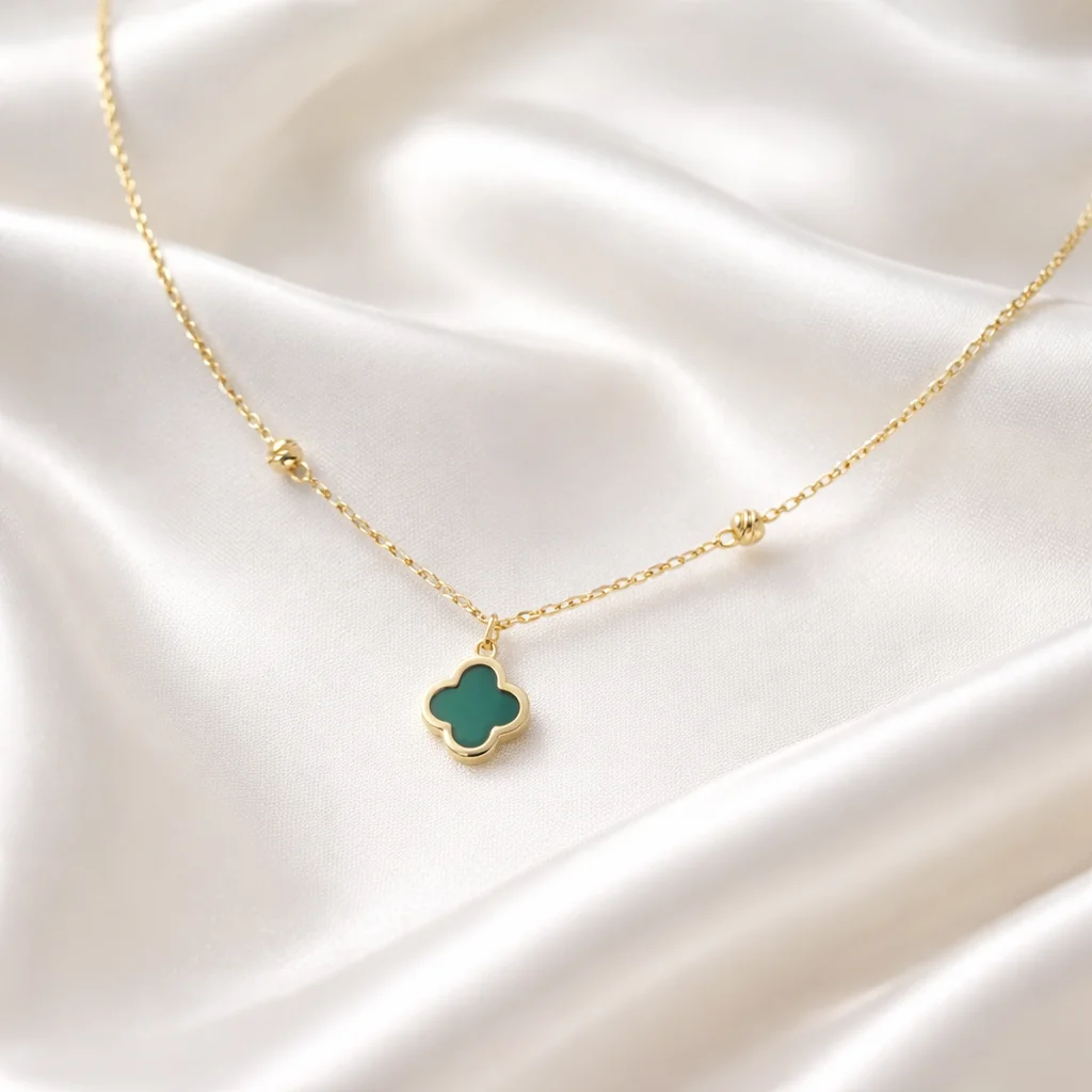ELARIA CLOVER NECKLACE IN 18K GOLD