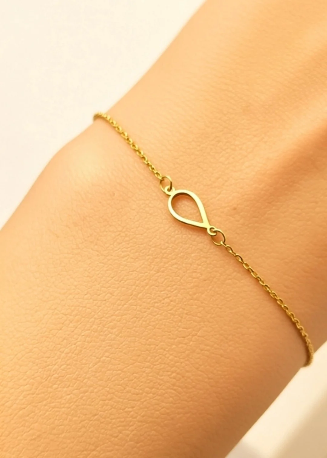 ELONGATED OVAL BRACELET – 18K GOLD BRACELET