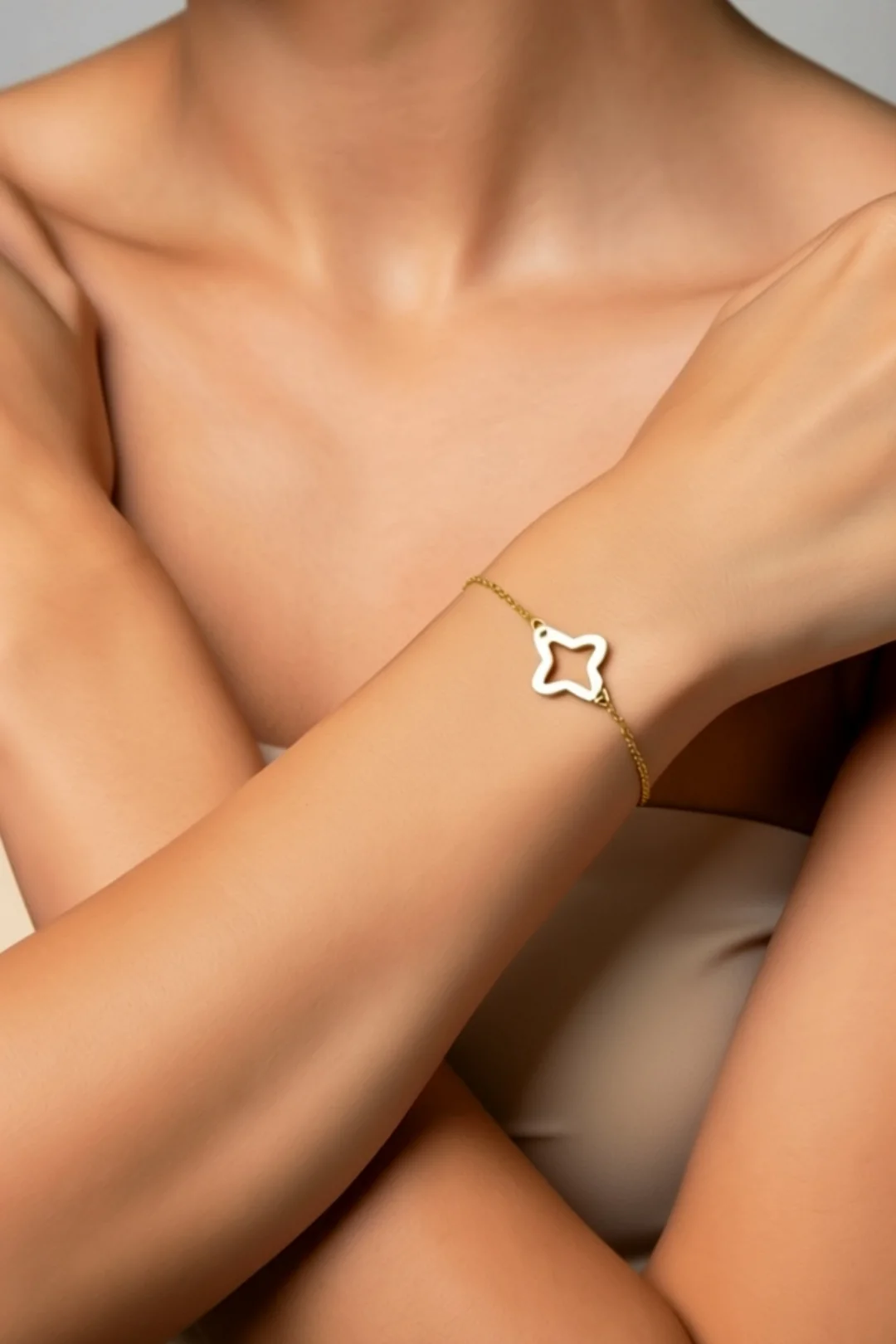 FLEURIS OUTLINE BRACELET – 18K GOLD BRACELET