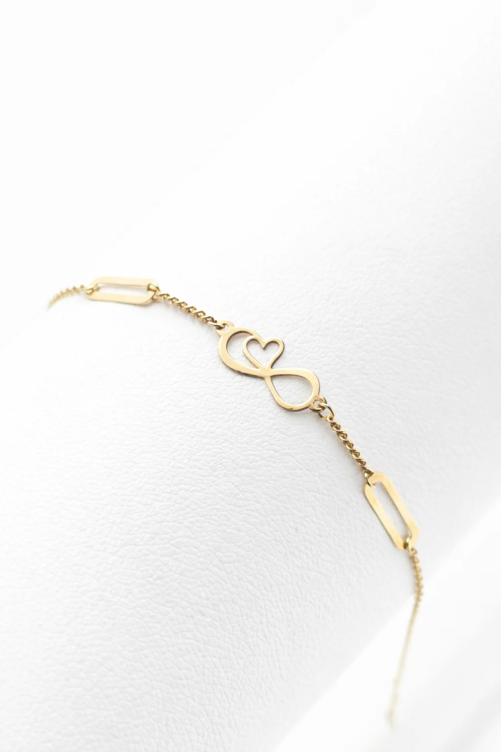 INFINITE LOVE BRACELET – 18K GOLD BRACELET