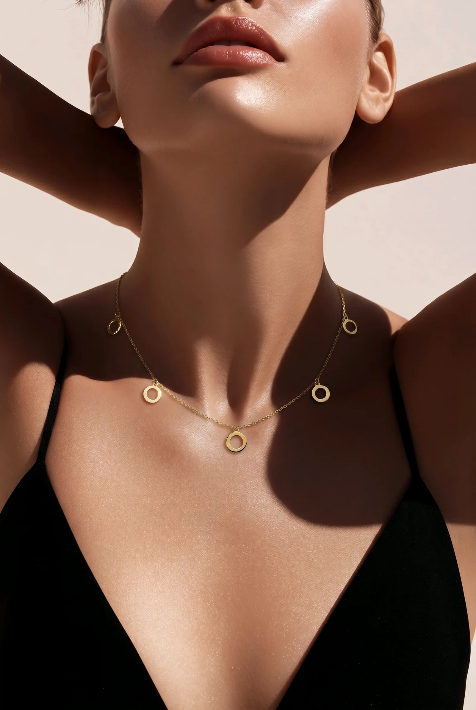 ORIA CIRCLE NECKLACE IN 18K GOLD